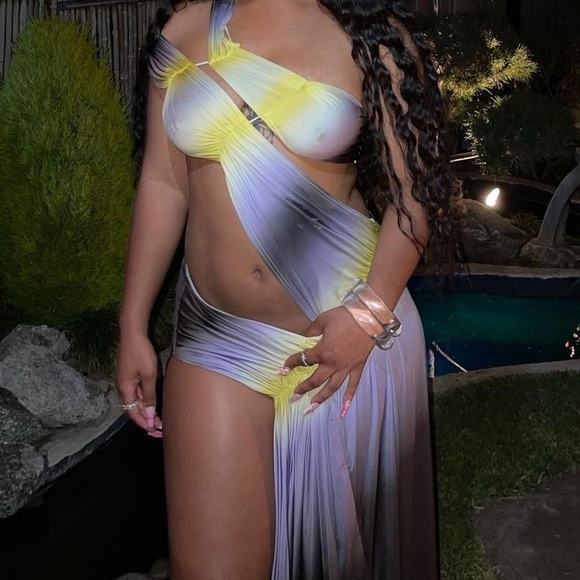 Fal-ash wrap around dress - Picture 2 of 4